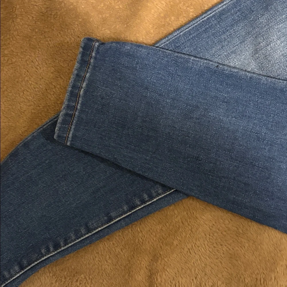 Vervet Classic Blue Women's Straight Leg Jeans in Size 4 - Picture 2 of 7